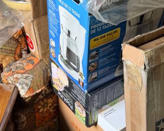 New-in-box Keurig K15, coffee makers & Presto PopLite