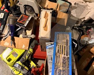 Power tools, tap & die set and workshop hardware