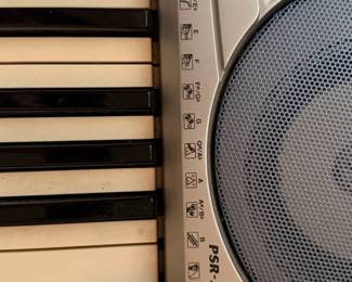 Yamaha PSR-275 electronic keyboard