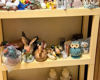 Decorative figurines, collectibles & household decor