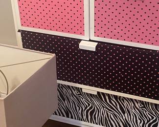 white metal chest with change out drawer panels for a different look!