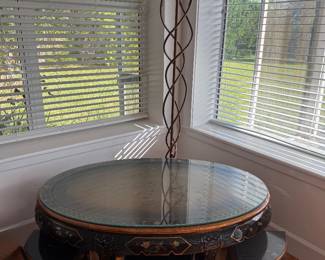 Black lacquer w/inlay oval Asian tea/coffee table w/nested stools