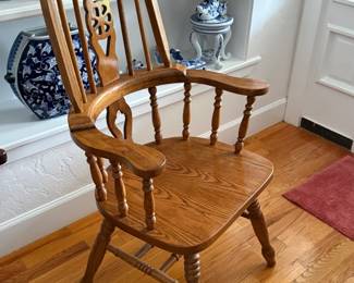 Oak bow-back Windsor armchair