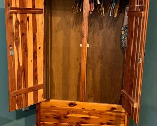 Cedar wardrobe cabinet w/ hanging rod and blanket storage below