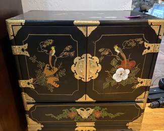 Beautiful Chest/Trunk w/decorative inlay