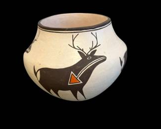 Lucy M. Lewis, Acoma Pueblo, Heartline Deer Jar