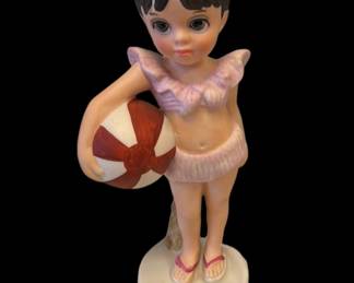 "Margaret Keane “Big Eyes” figurine from the Dave Grossman Designs collection. 1975 ""At the Beach"" 6"""