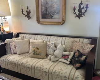Mission style sofa - gorgeous 