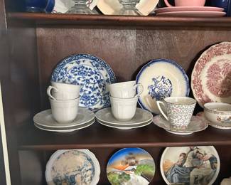 vtg cups and saucers 