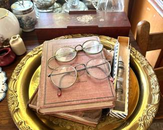 VTG glasses, brass tray 