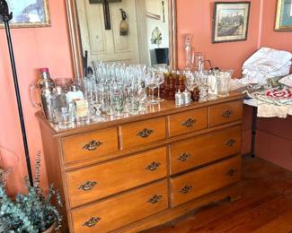 Bassett furniture dresser 