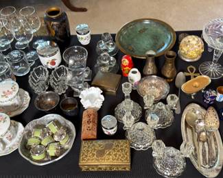     Glassware, decanters, porcelain flowers and collectible smalls