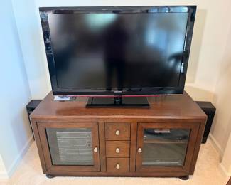Media cabinet and TV