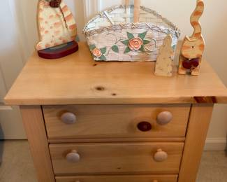 Broyhill night stand 