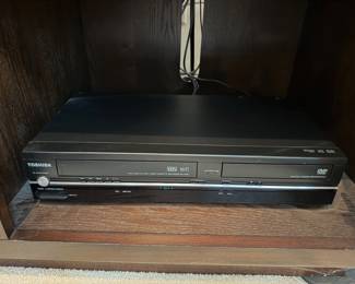 Toshiba VCR/DVD player