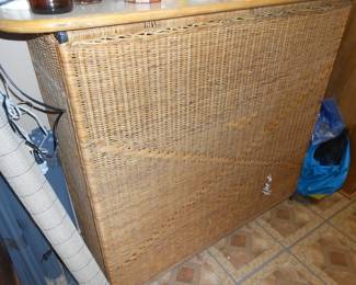 Wicker Bar