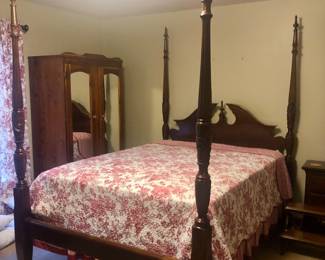 Beautiful 4 poster Queen size Rice Bed with matching night stand, lingerie chest and dresser w/mirror
