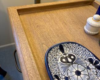 Grip bar on dresser