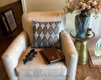 Broyhill swivel chair
