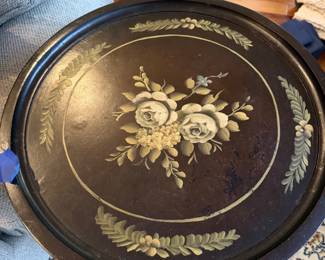 #24 - $76 - Round side table 19x28.5t