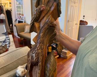 #32 - $120 - Hand carved staue with parrots and a giraffe 26yx6w