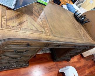 #72B - $ - Hooker brown desk 4 drawers