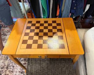 #51 - $250 - Pine game table with glass chess pieces - 1 drawer 28wx20dx26t