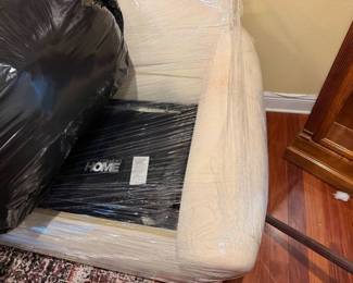 #52 - $280 - Cindy Crawford home furniture white sleeper sofa 83wx14dx32t