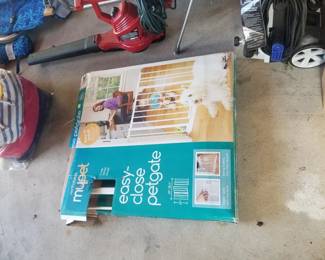 Baby/pet gate