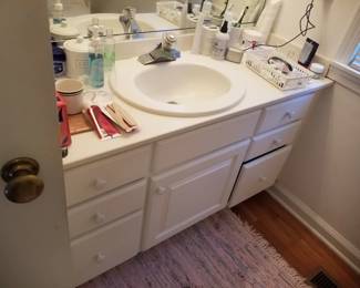 Bath vanity