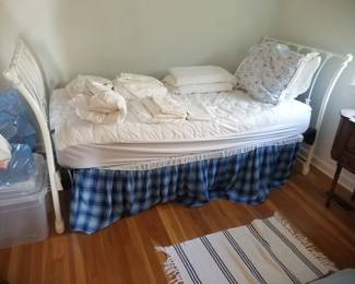 Lovely day bed