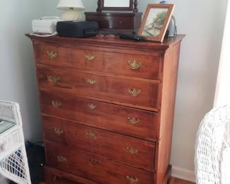 5-drawer Chippendale style chest