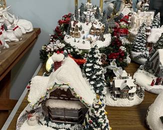 Thomas Kinkade Hawthorne Village Christmas Collection second image