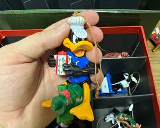 The Bradford Editions Bugs Bunny  Friends Christmas Ornaments Set third image