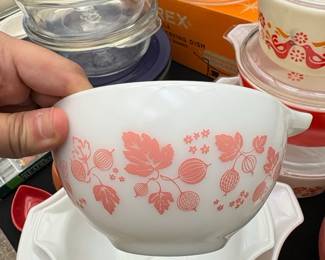Pyrex Vintage Kitchenware Collection sixth image