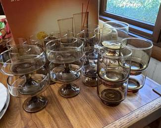 Libbey Apollo Tawny Tumbler Set and Vintage Amber Glassware Collection fourth image