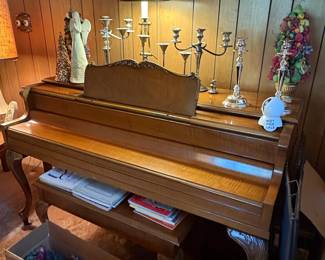 Wurlitzer Console Piano