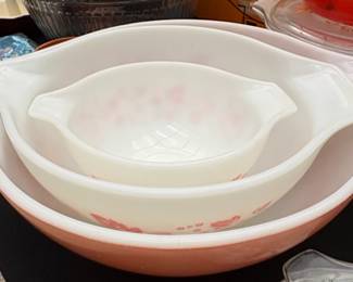 Pyrex Vintage Kitchenware Collection fifth image