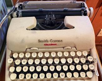 Vintage SmithCorona Electric TE Portable Typewriter