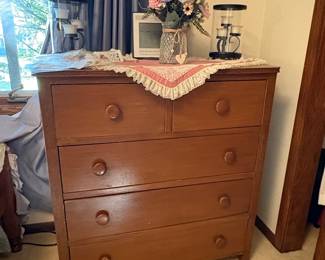 Vintage Maple Twin Bedroom Set second image