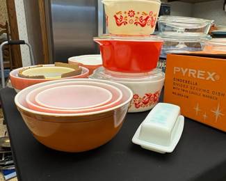Pyrex Vintage Kitchenware Collection