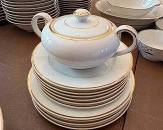 Cordon Bleu Chateau Fine China Set