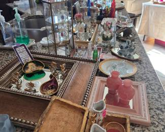 Vintage beautiful beaded bronze mirror displaying Murano Venetian very ornate hand painted, 24k gold gilded glass from 1950 to 1960 and gold crystal swans