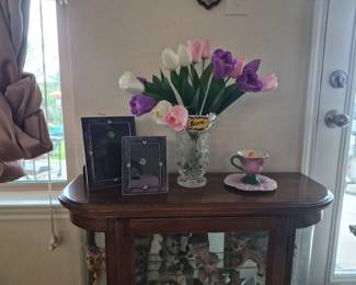 Tulip crystal vase and matching arrangement 
