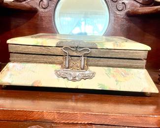 Antique photo album/music box
