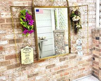 Exterior mirror decor