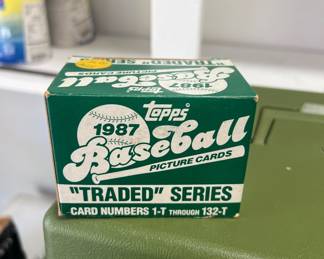 1987 Topps baseball traded series cards
