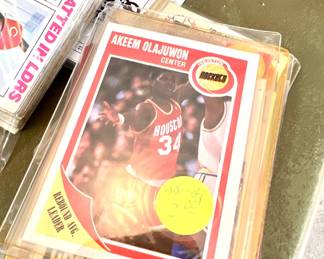 Basketball sports cards/memorabilia