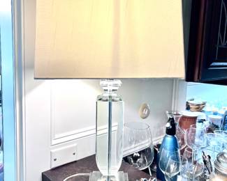 Glass base lamp