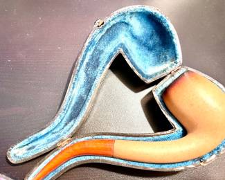 Meerschaum Antique Pipe w/blue velvet fitted case